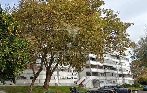 Apartamento t2 + sótão nos olivais (lisboa)