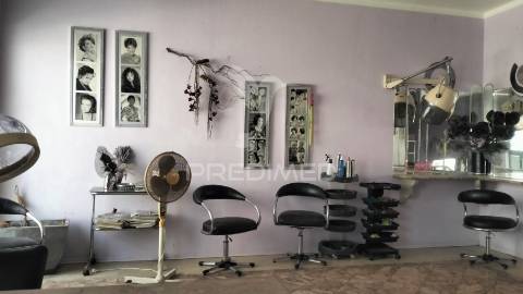 Loja para salão , estética, comercio. ou até mesmo para habitação.