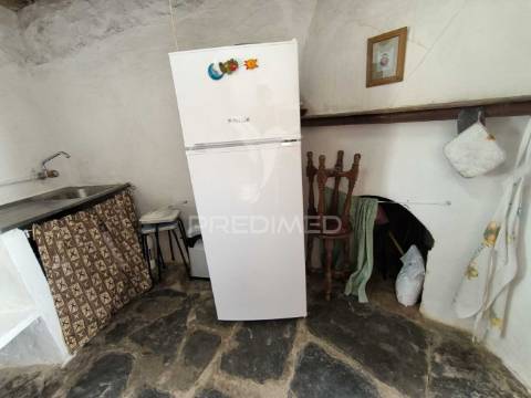 Moradia t1 com quintal na mesquita, baixo alentejo