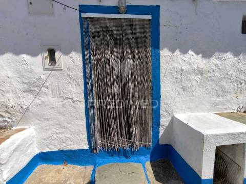 Moradia t1 com quintal na mesquita, baixo alentejo