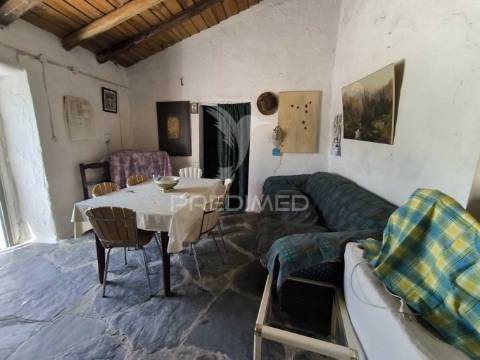 Moradia t1 com quintal na mesquita, baixo alentejo