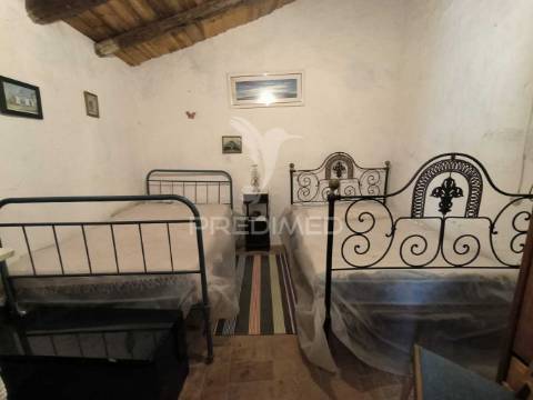Moradia t1 com quintal na mesquita, baixo alentejo