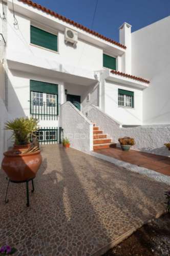 Moradia t6 com jardim em elvas