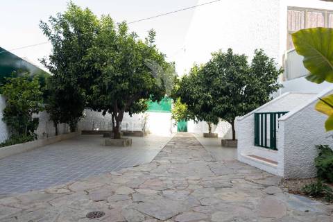 Moradia t6 com jardim em elvas