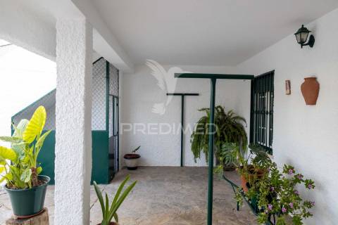 Moradia t6 com jardim em elvas