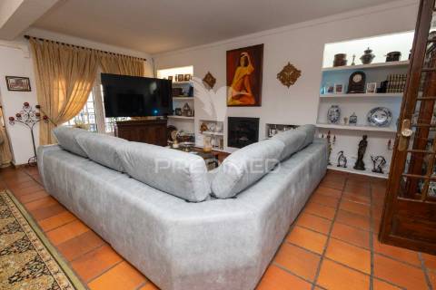 Moradia t6 com jardim em elvas