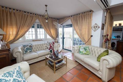 Moradia t6 com jardim em elvas