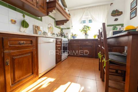 Moradia t6 com jardim em elvas