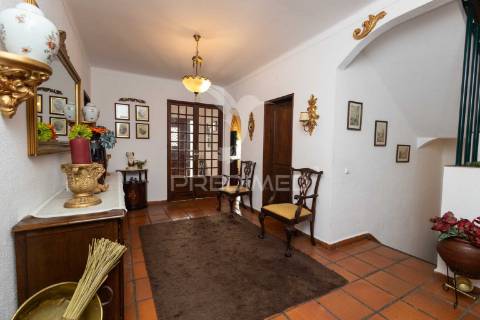 Moradia t6 com jardim em elvas
