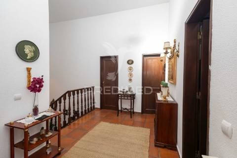 Moradia t6 com jardim em elvas