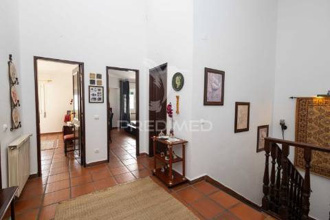 Moradia t6 com jardim em elvas