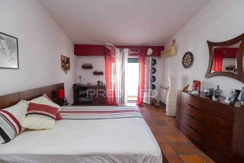 Moradia t6 com jardim em elvas