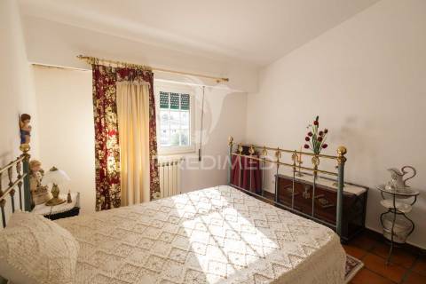 Moradia t6 com jardim em elvas