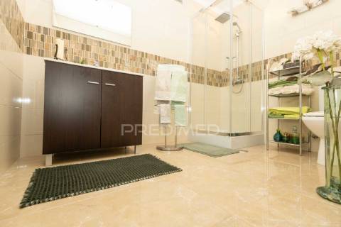 Moradia t6 com jardim em elvas