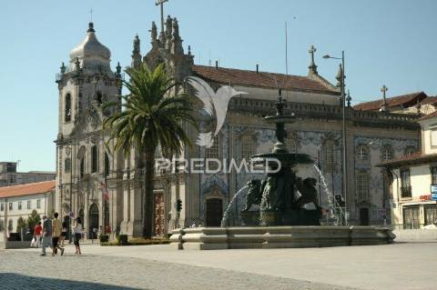 T1+1 na baixa do porto