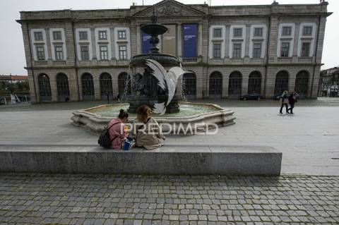 T1+1 na baixa do porto