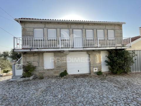 Moradia t3 à venda com terreno de 5.000 m² – carvalhal (mêda)