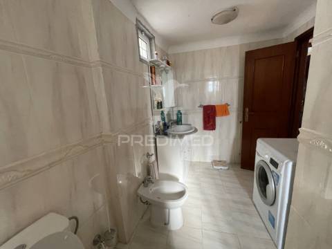 Moradia t3 à venda com terreno de 5.000 m² – carvalhal (mêda)