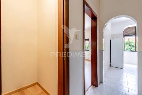 Apartamento t2 remodelado no barreiro