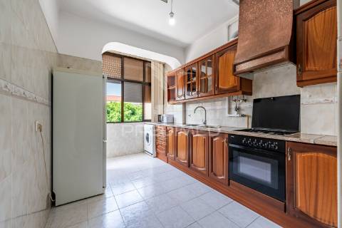 Apartamento t2 remodelado no barreiro