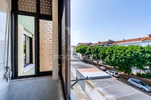 Apartamento t2 remodelado no barreiro