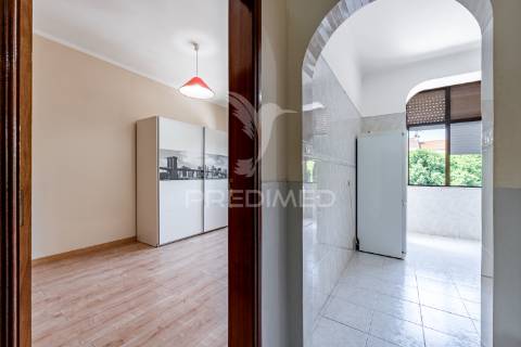 Apartamento t2 remodelado no barreiro