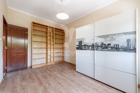 Apartamento t2 remodelado no barreiro