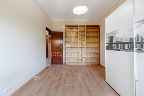 Apartamento t2 remodelado no barreiro