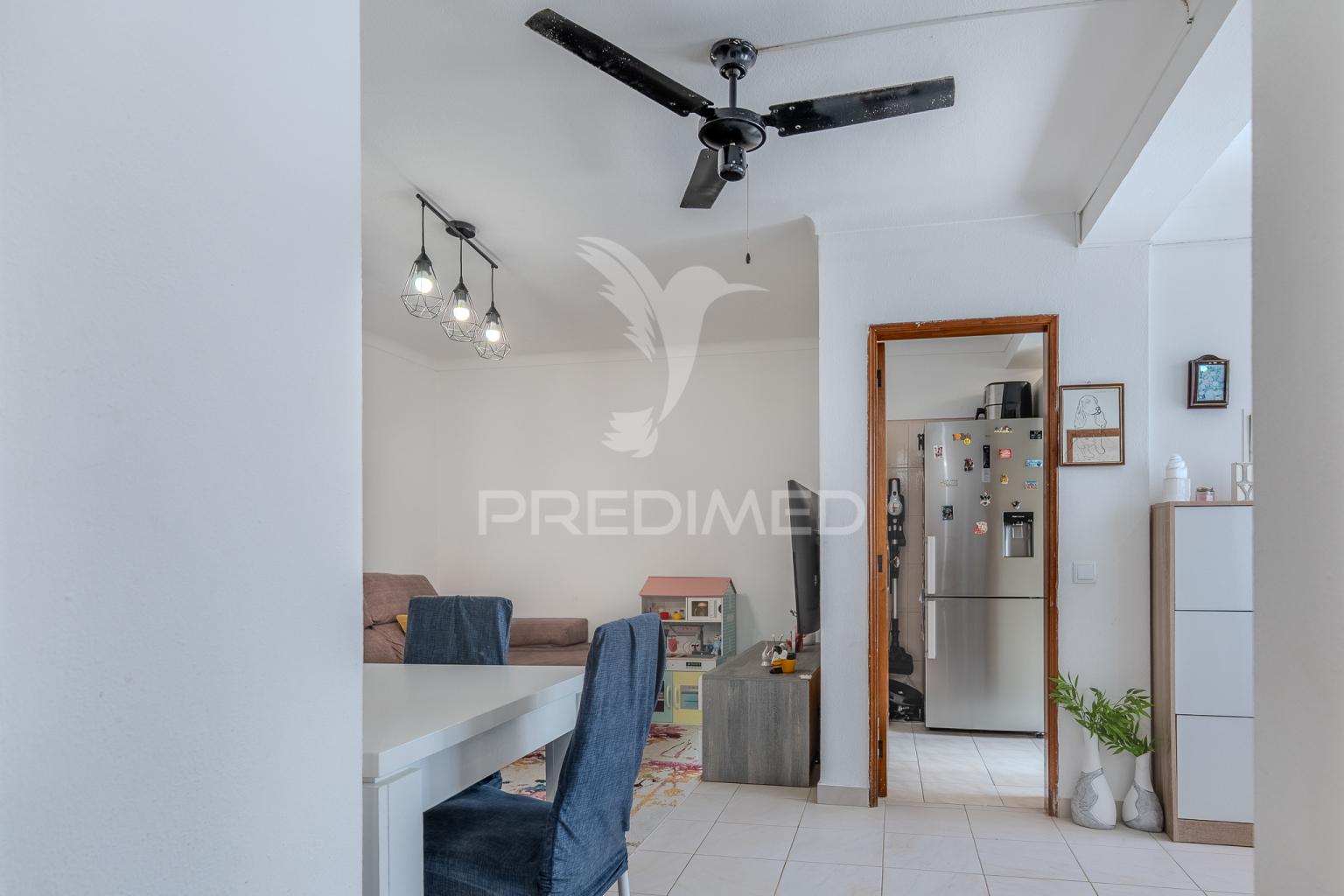 Reservado! apartamento t1+1 em ferragudo com terraço a 5 minutos de várias praias paradisíacas!