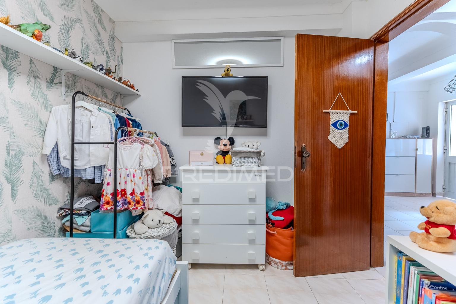 Reservado! apartamento t1+1 em ferragudo com terraço a 5 minutos de várias praias paradisíacas!
