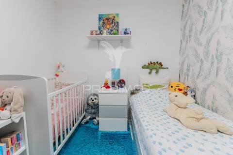 Reservado! apartamento t1+1 em ferragudo com terraço a 5 minutos de várias praias paradisíacas!