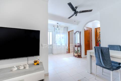Reservado! apartamento t1+1 em ferragudo com terraço a 5 minutos de várias praias paradisíacas!