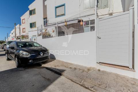 Reservado! apartamento t1+1 em ferragudo com terraço a 5 minutos de várias praias paradisíacas!