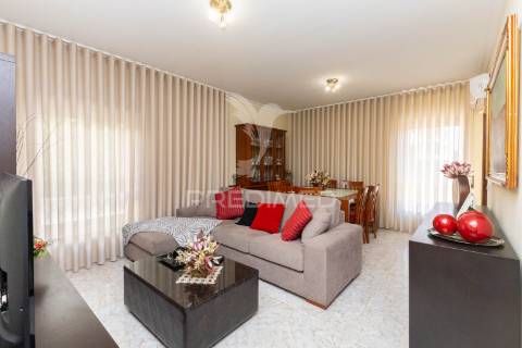 Apartamento t2 para venda em sobrosa, paredes