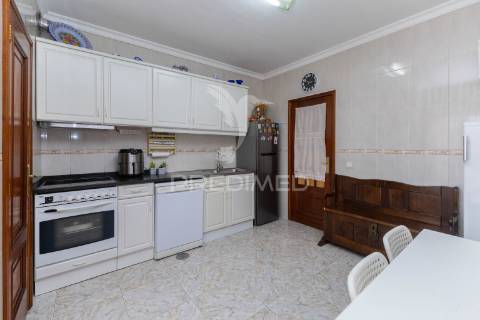 Apartamento t2 para venda em sobrosa, paredes