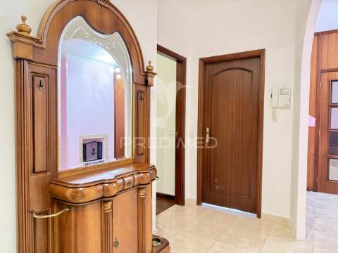 Apartamento t1, c/ garagem, fátima