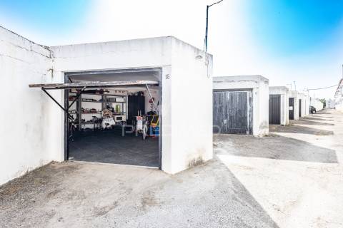 Garagem com barbecue