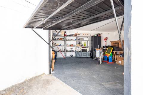 Garagem com barbecue