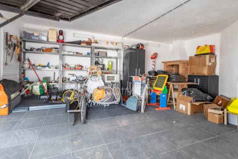 Garagem com barbecue