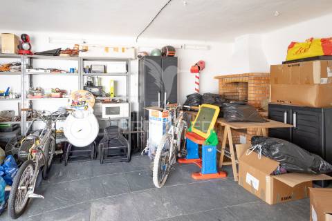 Garagem com barbecue