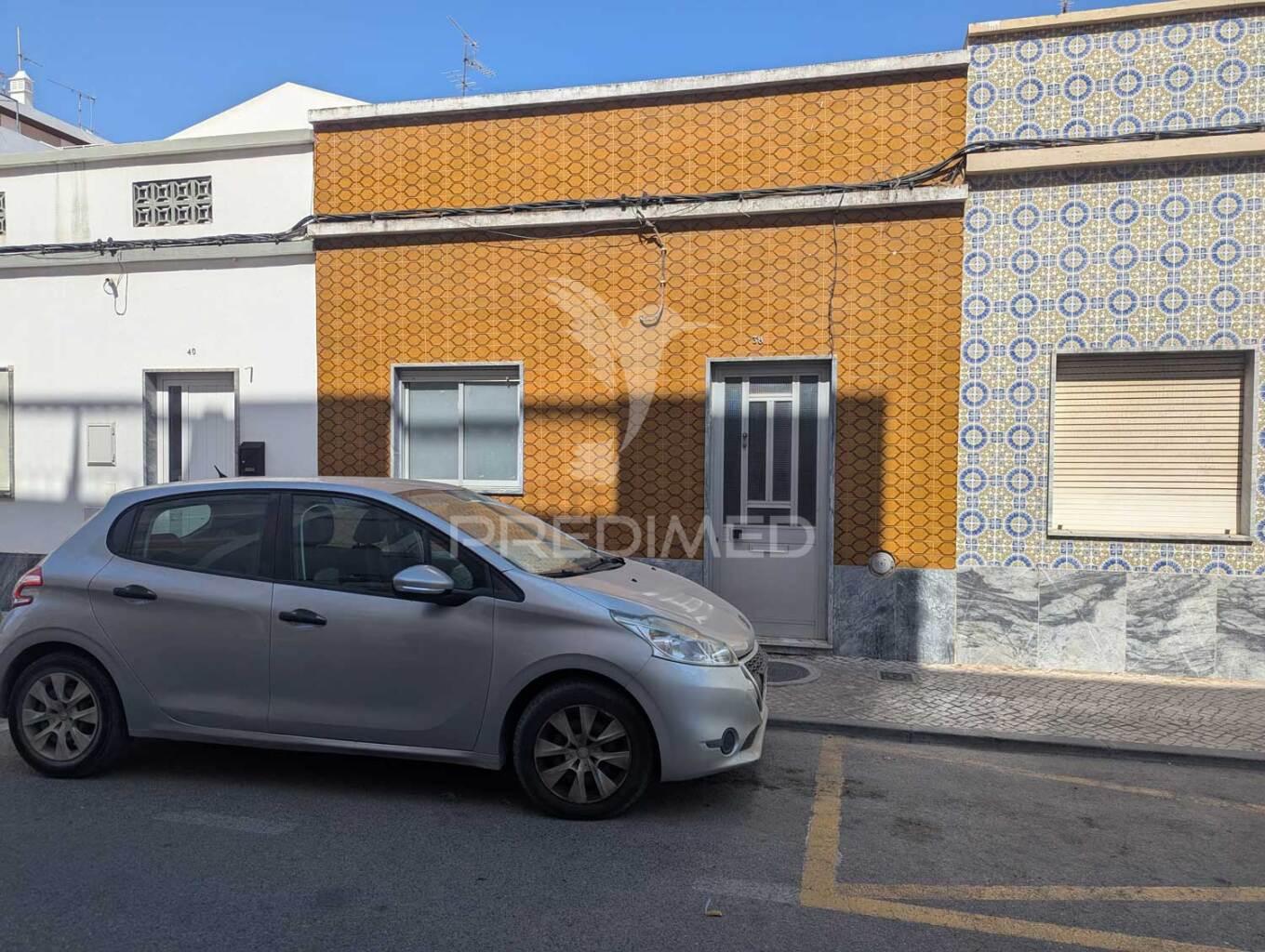 Casa antiga para recuperar, 115m2, bastante central