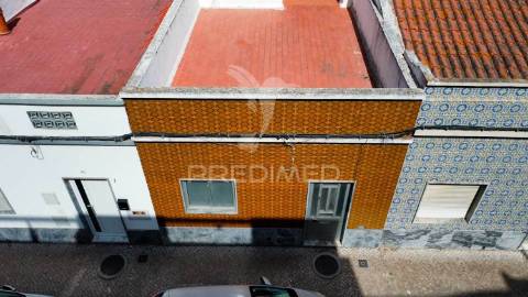 Casa antiga para recuperar, 115m2, bastante central