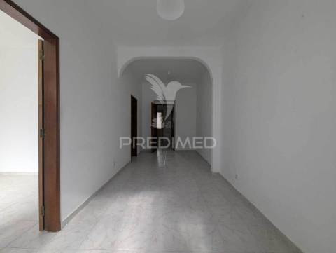Casa antiga para recuperar, 115m2, bastante central
