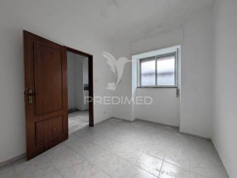 Casa antiga para recuperar, 115m2, bastante central