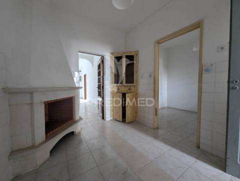 Casa antiga para recuperar, 115m2, bastante central
