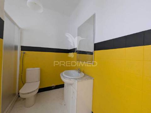 Casa antiga para recuperar, 115m2, bastante central