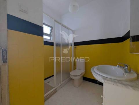 Casa antiga para recuperar, 115m2, bastante central