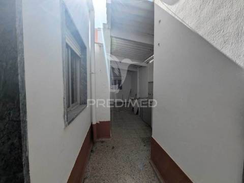 Casa antiga para recuperar, 115m2, bastante central