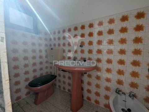 Casa antiga para recuperar, 115m2, bastante central