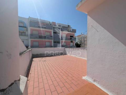 Casa antiga para recuperar, 115m2, bastante central